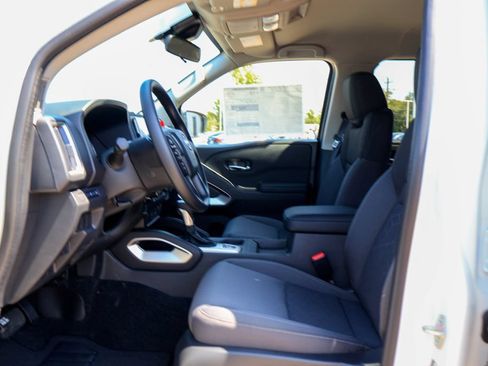 New 2026 Nissan Frontier SV w/ Tow Package AWD/4WD image 7