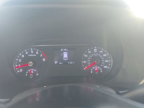 Used 2020 Kia Soul LX FWD image 4
