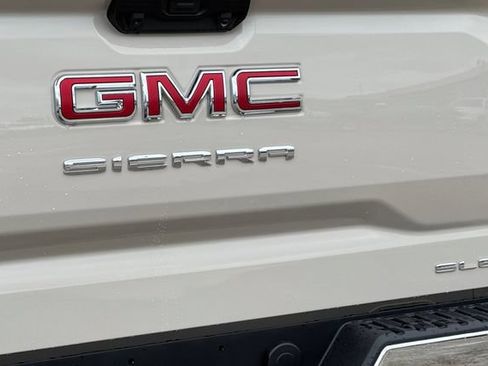 New 2026 GMC Sierra 1500 SLE w/ Preferred Package AWD/4WD image 32