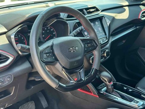 Used 2023 Chevrolet TrailBlazer RS w/ Convenience Package AWD/4WD image 11