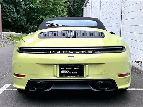 Certified 2025 Porsche 911 Carrera RWD image 9