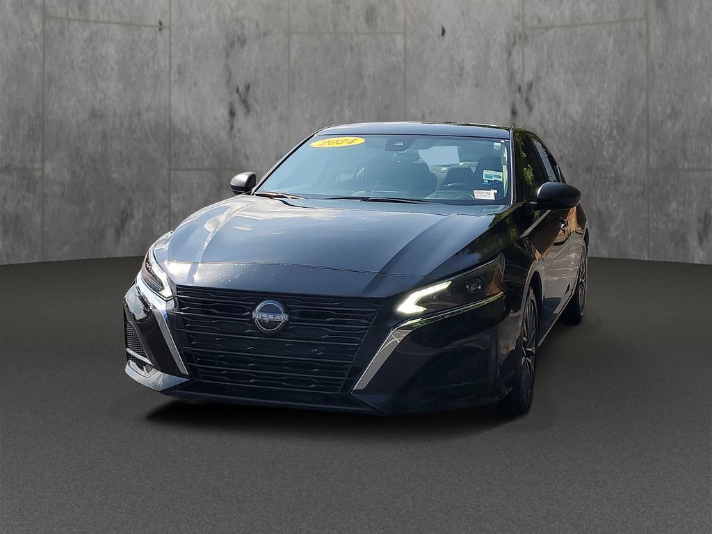 Used 2024 Nissan Altima 2.5 SV FWD image 3