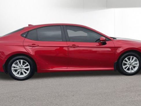 Used 2025 Toyota Camry LE w/ Convenience Package FWD image 11
