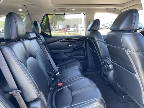 Certified 2024 Honda Pilot Touring image 29