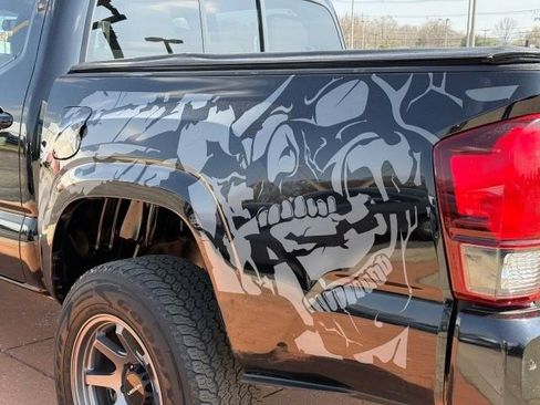 Used 2020 Toyota Tacoma SR w/ SR Convenience Package RWD image 5