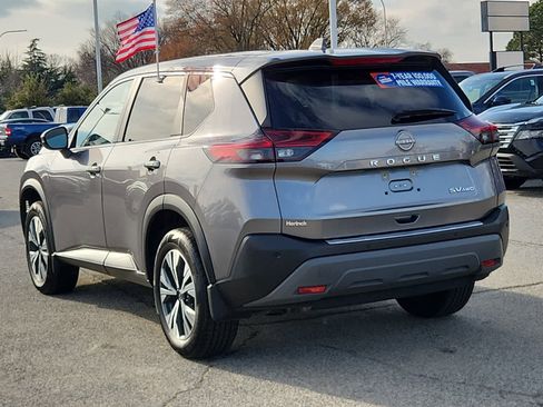Used 2023 Nissan Rogue SV image 4