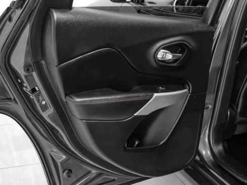 Used 2017 Jeep Cherokee Trailhawk w/ Cold Weather Group image 40