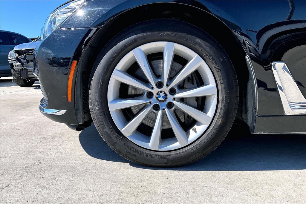 Used 2019 BMW 740i RWD image 7