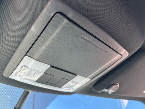 Used 2017 Ford Explorer XLT w/ Equipment Group 201A image 32