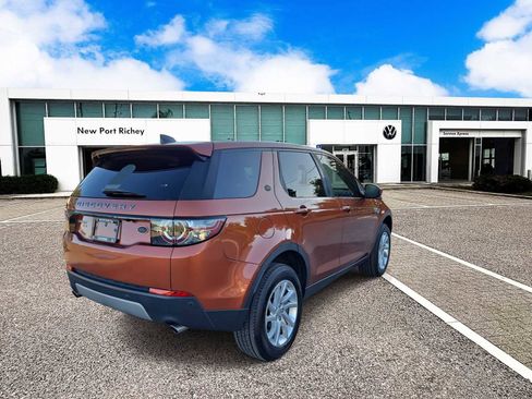 Used 2018 Land Rover Discovery Sport HSE image 8