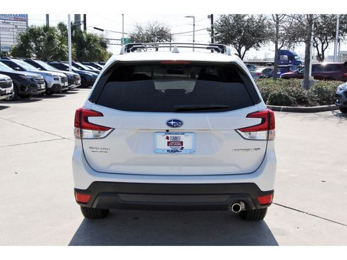 Certified 2023 Subaru Forester Limited image 5