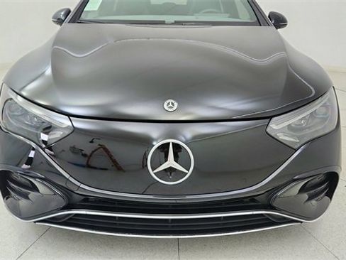 Used 2023 Mercedes-Benz EQE 500 4MATIC Sedan image 8