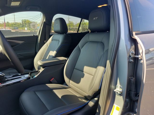 New 2026 Buick Envista Sport Touring w/ Convenience I Package FWD image 13