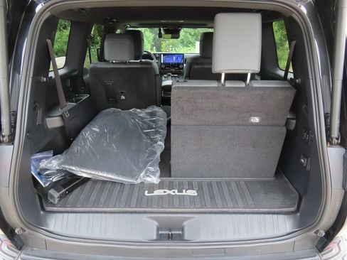 Used 2024 Lexus GX 550 w/ Cold Area Package AWD/4WD image 20
