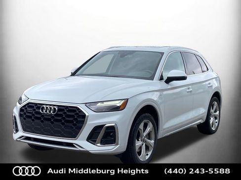 Certified 2022 Audi Q5 2.0T Premium Plus w/ Premium Plus Package image 2