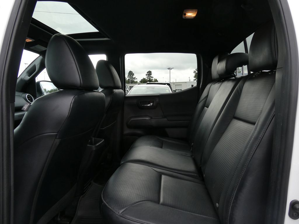 Used 2023 Toyota Tacoma TRD Sport w/ TRD Premium Sport Package AWD/4WD image 21