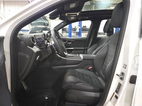 Used 2025 Mercedes-Benz GLC 43 AMG 4MATIC image 4