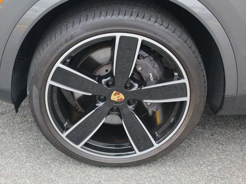 Certified 2023 Porsche Cayenne image 15