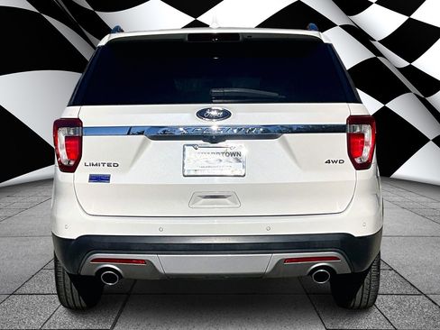 Used 2016 Ford Explorer Limited w/ Equipment Group 301A image 4