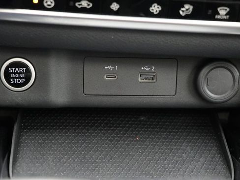 Used 2023 Nissan Rogue SV w/ SV Premium Package image 27