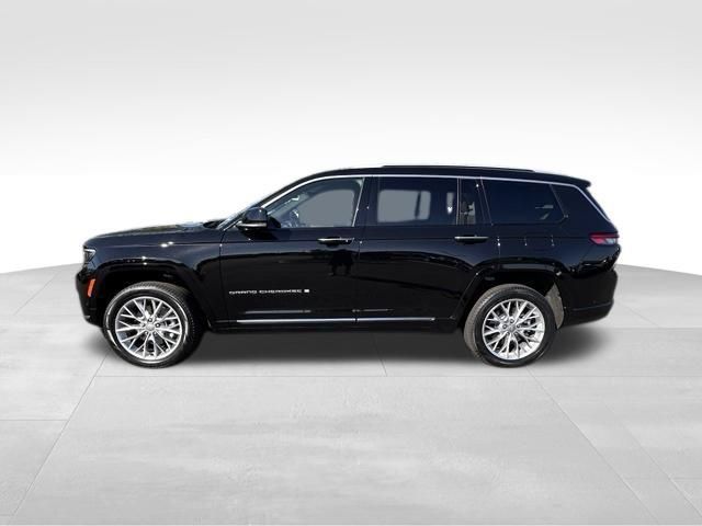 Used 2023 Jeep Grand Cherokee L Summit w/ Advanced Protech Group IV AWD/4WD image 5