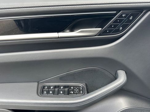 Used 2025 Porsche Macan 4S Electric image 12