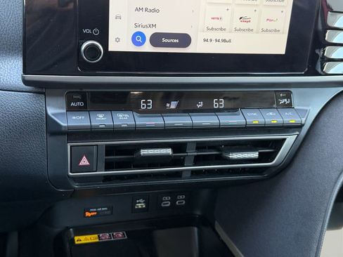 Used 2025 Toyota Camry LE image 22