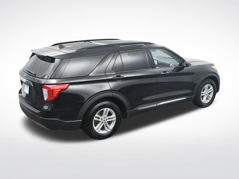 Used 2024 Ford Explorer XLT w/ Equipment Group 202A image 28