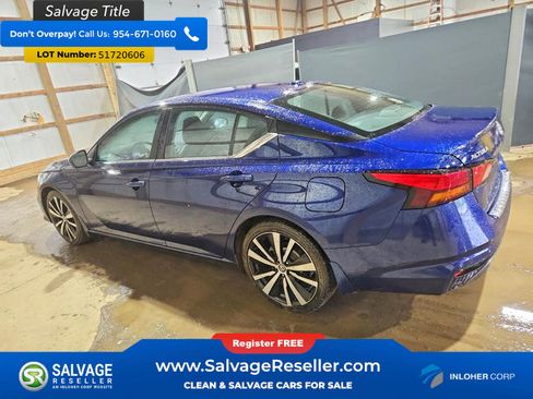 Used 2021 Nissan Altima 2.5 SR w/ SR Premium Package FWD image 3
