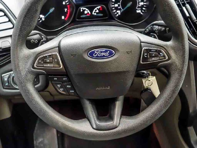 Used 2017 Ford Escape SE w/ SE Cold Weather Package AWD/4WD image 14