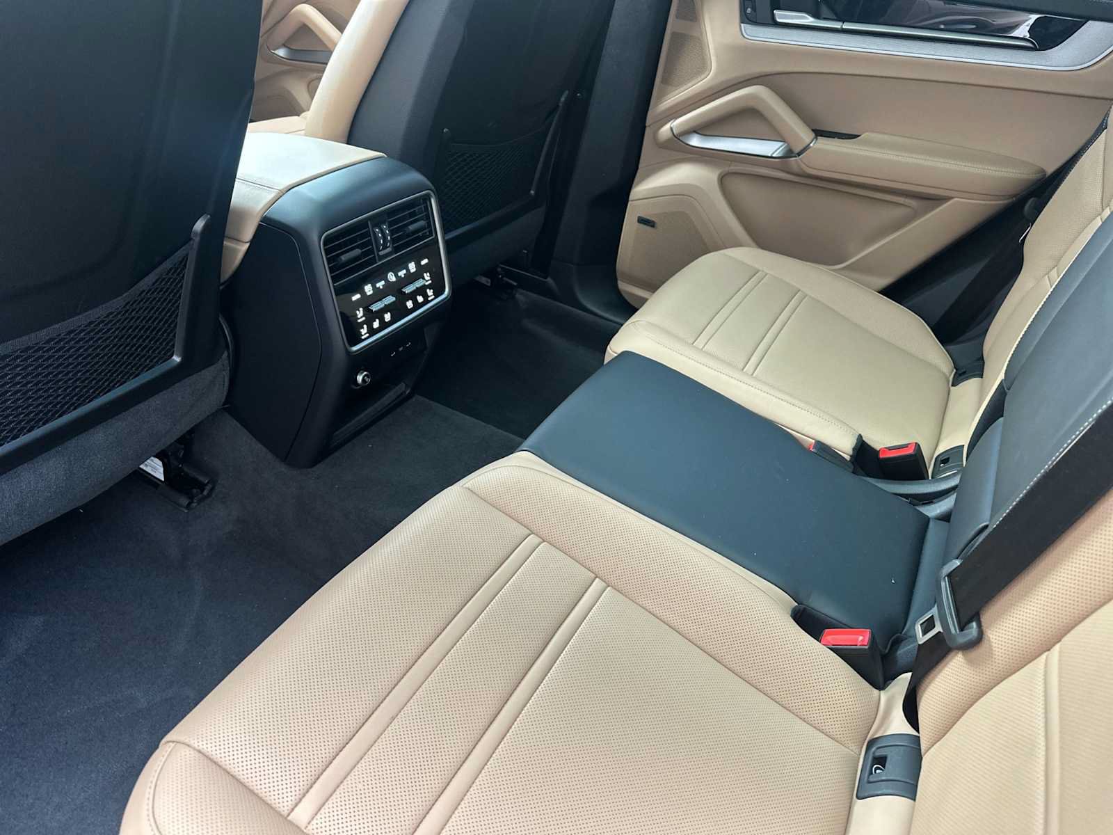 Certified 2025 Porsche Cayenne E-Hybrid AWD/4WD image 14