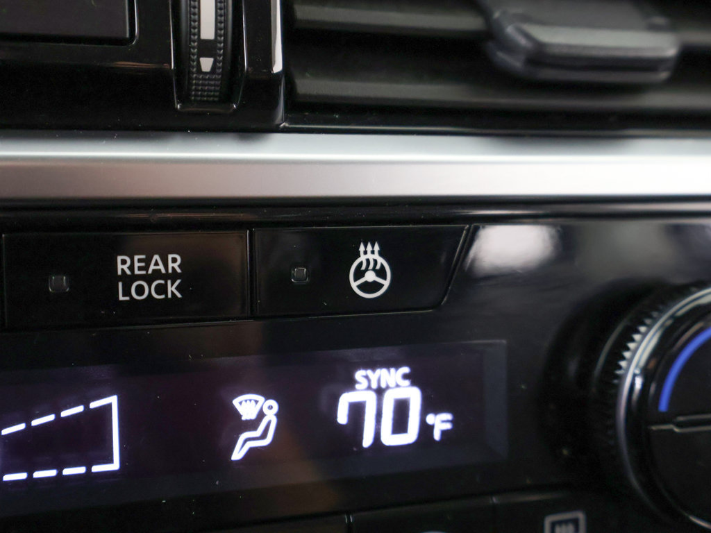 Used 2024 Nissan Pathfinder SL AWD/4WD image 54