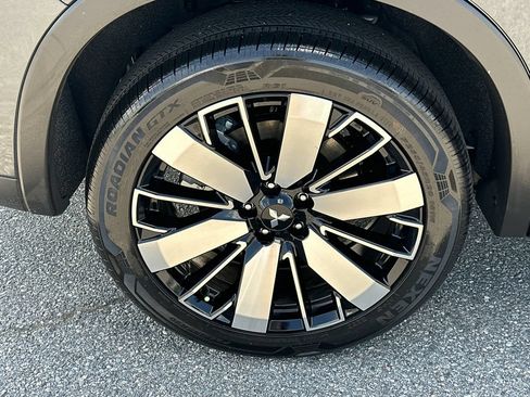 Used 2025 Mitsubishi Outlander SE FWD image 17