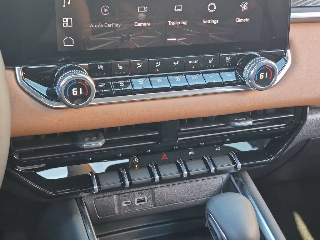 New 2026 GMC Canyon AT4 w/ AT4 Premium Package AWD/4WD image 12