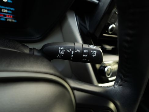 Used 2022 Toyota Corolla Cross LE image 24