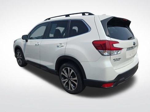 Used 2022 Subaru Forester Limited AWD/4WD image 5