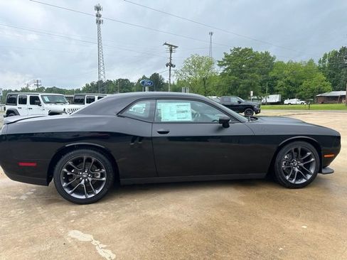 Used 2023 Dodge Challenger R/T w/ T/A Package image 5