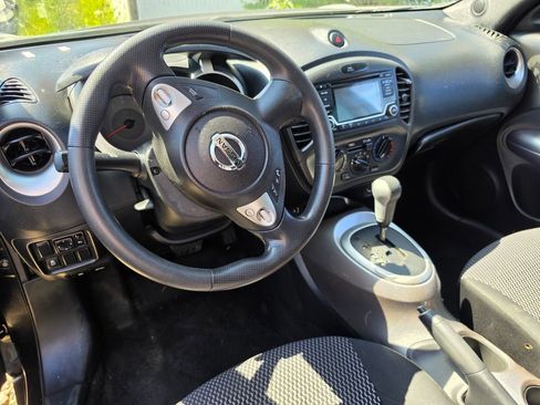 Used 2015 Nissan Juke S FWD image 4
