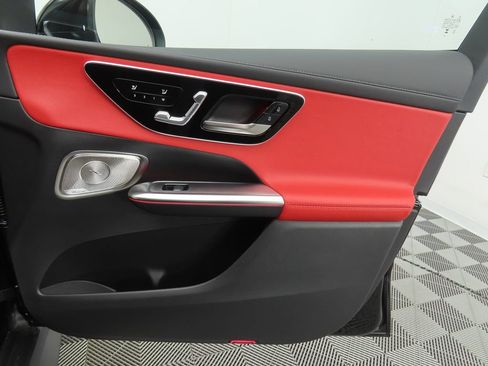 Certified 2025 Mercedes-Benz GLC 300 4MATIC image 25