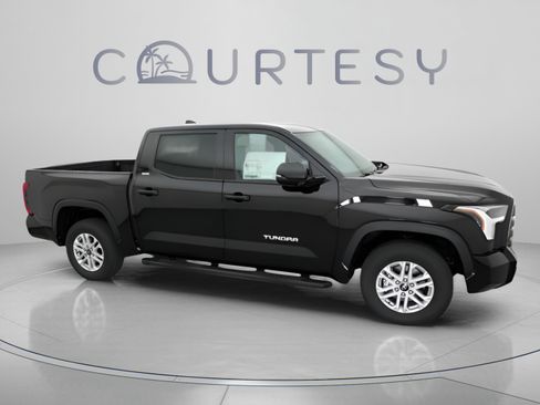 Used 2025 Toyota Tundra SR5 w/ SR5 Convenience Package RWD image 18