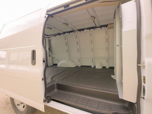 Used 2025 Chevrolet Express 2500 w/ Driver Convenience Package image 17