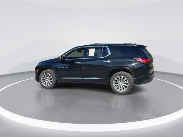 Used 2023 Chevrolet Traverse Premier FWD image 7