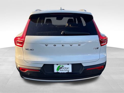 Used 2019 Volvo XC40 T5 Momentum image 7