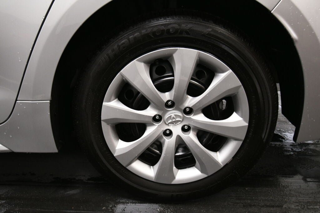 Certified 2025 Toyota Corolla LE FWD image 30