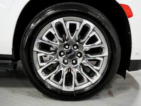 Used 2024 GMC Yukon Denali Ultimate image 37