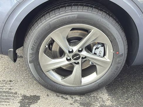 New 2026 Genesis GV70 2.5T Select image 17