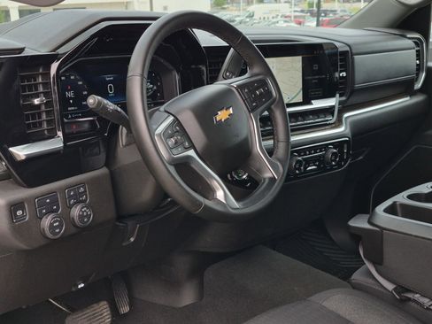 Used 2025 Chevrolet Silverado 3500 LT w/ Safety Package AWD/4WD image 15