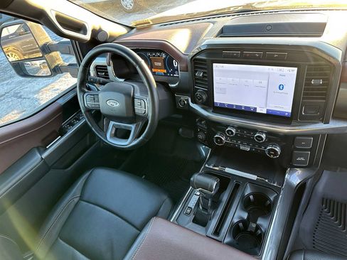 Used 2022 Ford F150 Lariat w/ Max Trailer Tow Package image 11