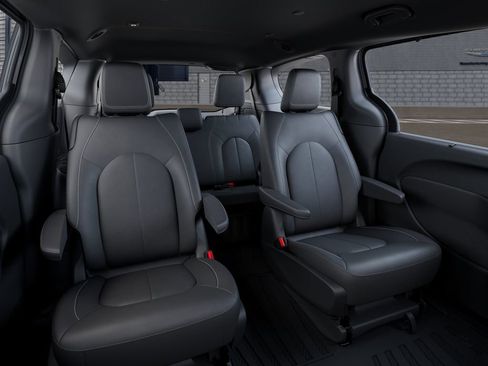 New 2025 Chrysler Voyager LX image 16