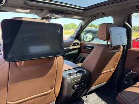 Used 2026 Chevrolet Tahoe High Country AWD/4WD image 21